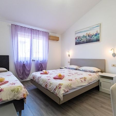 Vila Veronika 2 PUY Exterior foto