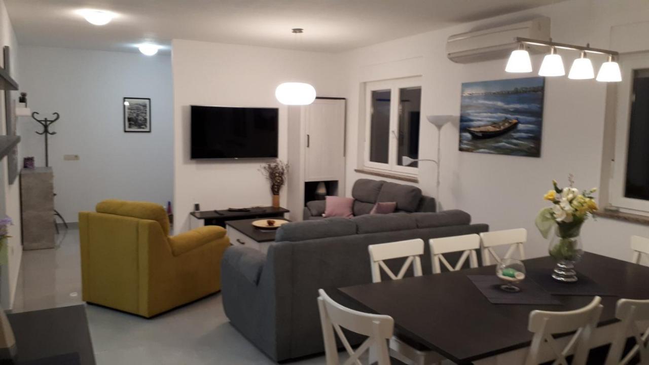 Vila Veronika 2 PUY Exterior foto