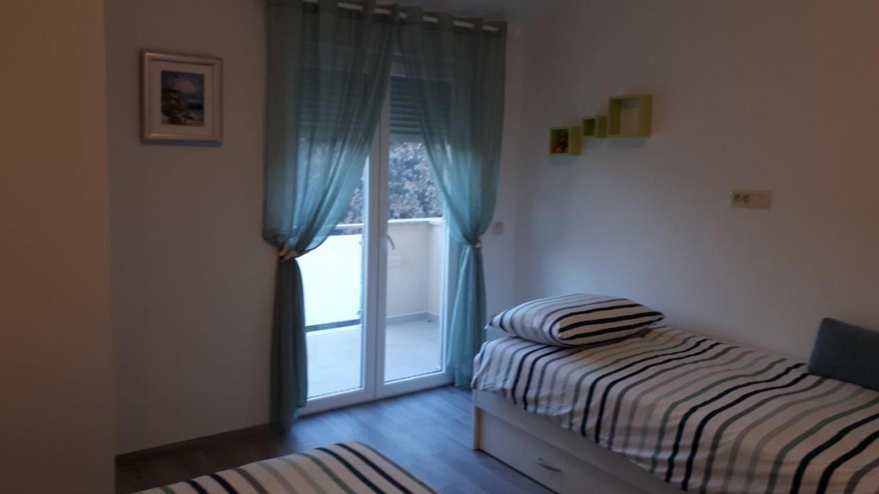 Vila Veronika 2 PUY Exterior foto