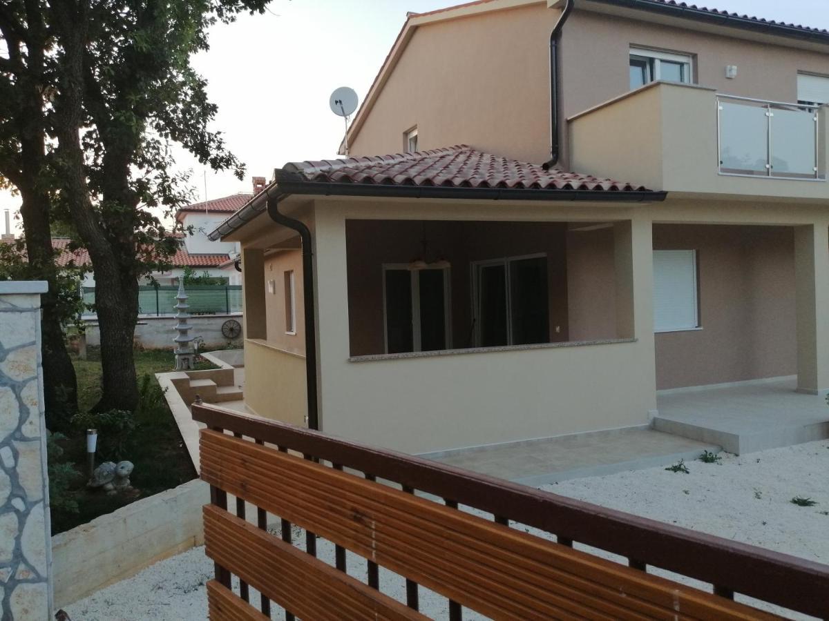 Vila Veronika 2 PUY Exterior foto