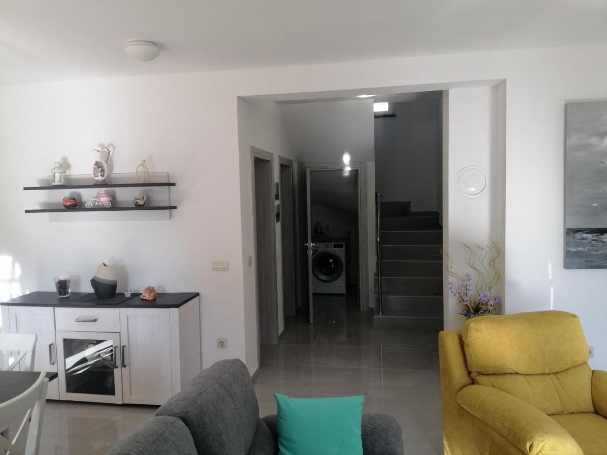 Vila Veronika 2 PUY Exterior foto