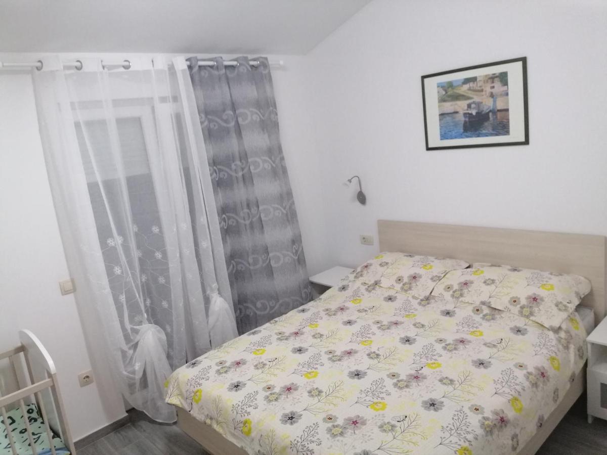 Vila Veronika 2 PUY Exterior foto