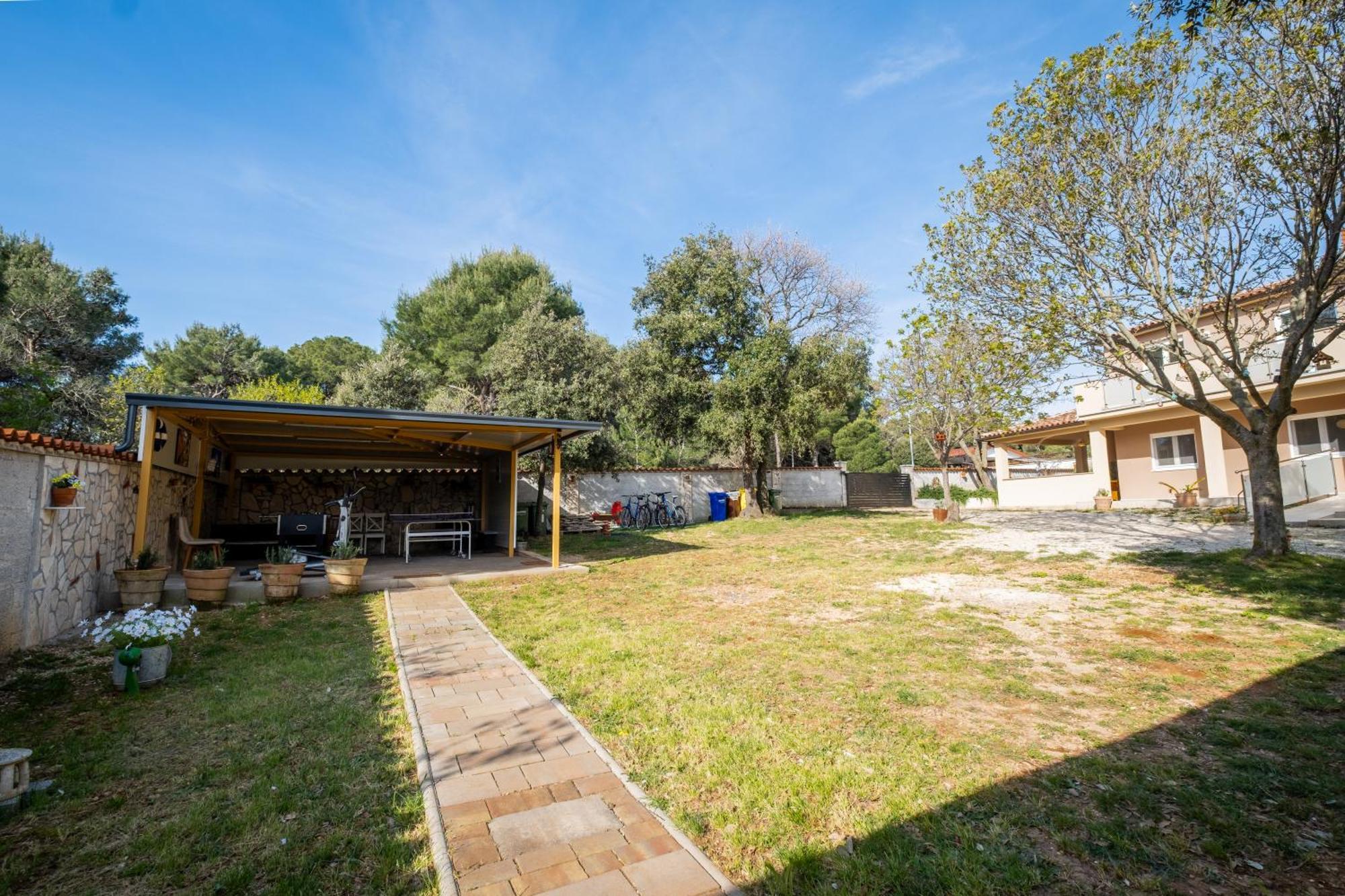 Vila Veronika 2 PUY Exterior foto