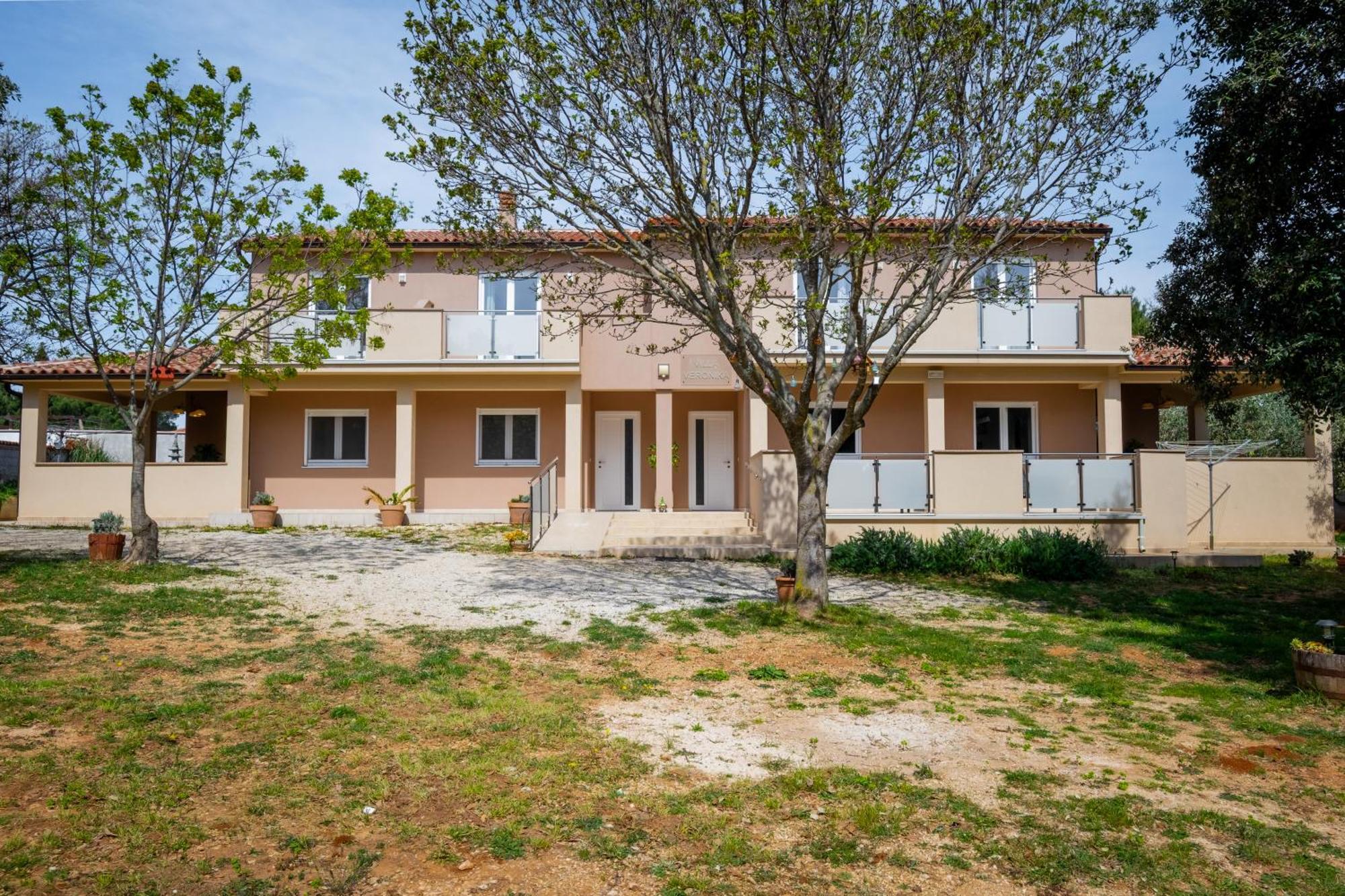 Vila Veronika 2 PUY Exterior foto